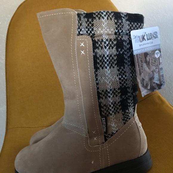 brand new mukluk boots - Picture 2 of 4